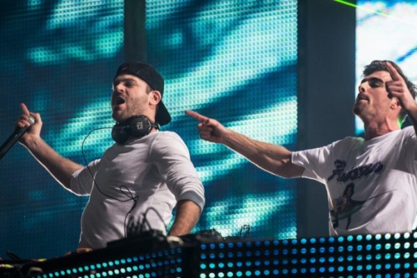 Watch-The-Chainsmokers-Drop-Panties-With-Their-New-Hit-Single-At-Coachella-VIDEO